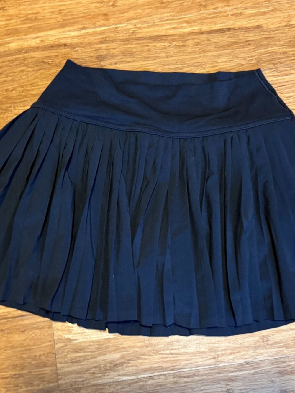 Aerie pleated miniskirt w/ shortie size S